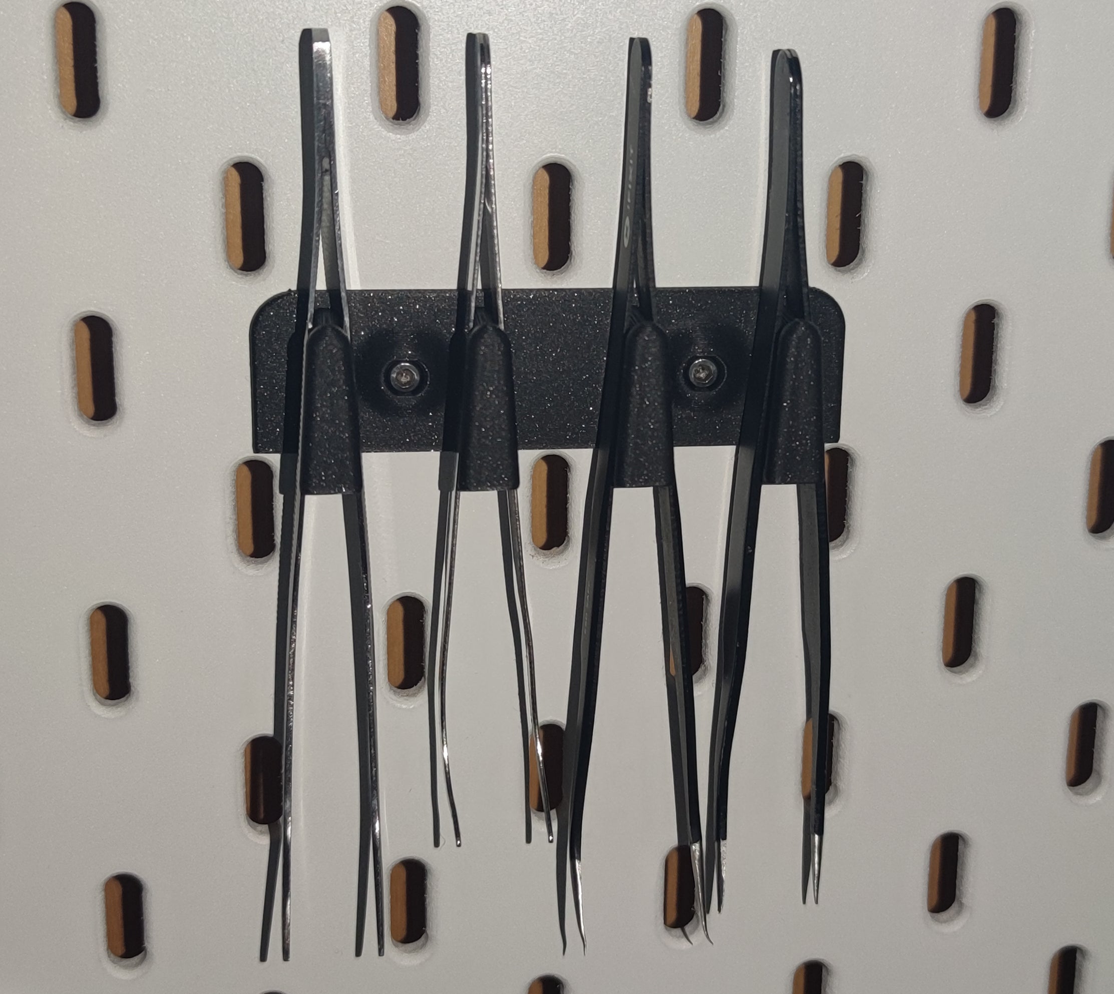 Skadis small tweezer holder - T-Nut Mounting System