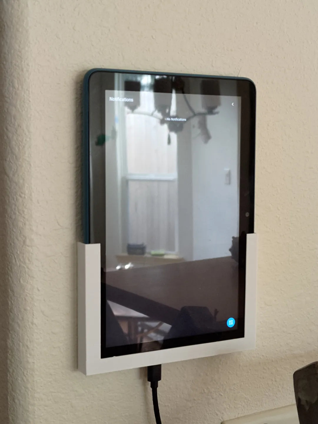 Fire Tablet HD8 Portrait Wall Mount