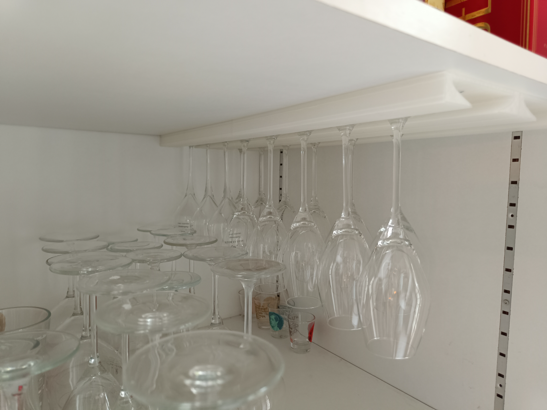 Glass rack for pantry