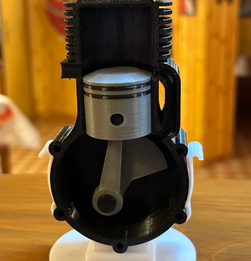 2 stroke internal combustion engine