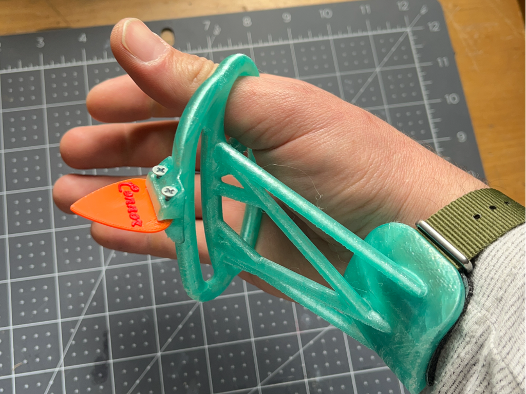MakeGood - Guitar Pick Holder