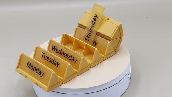 "Print-in-Place" Pill Box with Rollcontainer Design and Versatile Customization