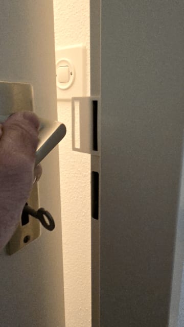 Door closing solution