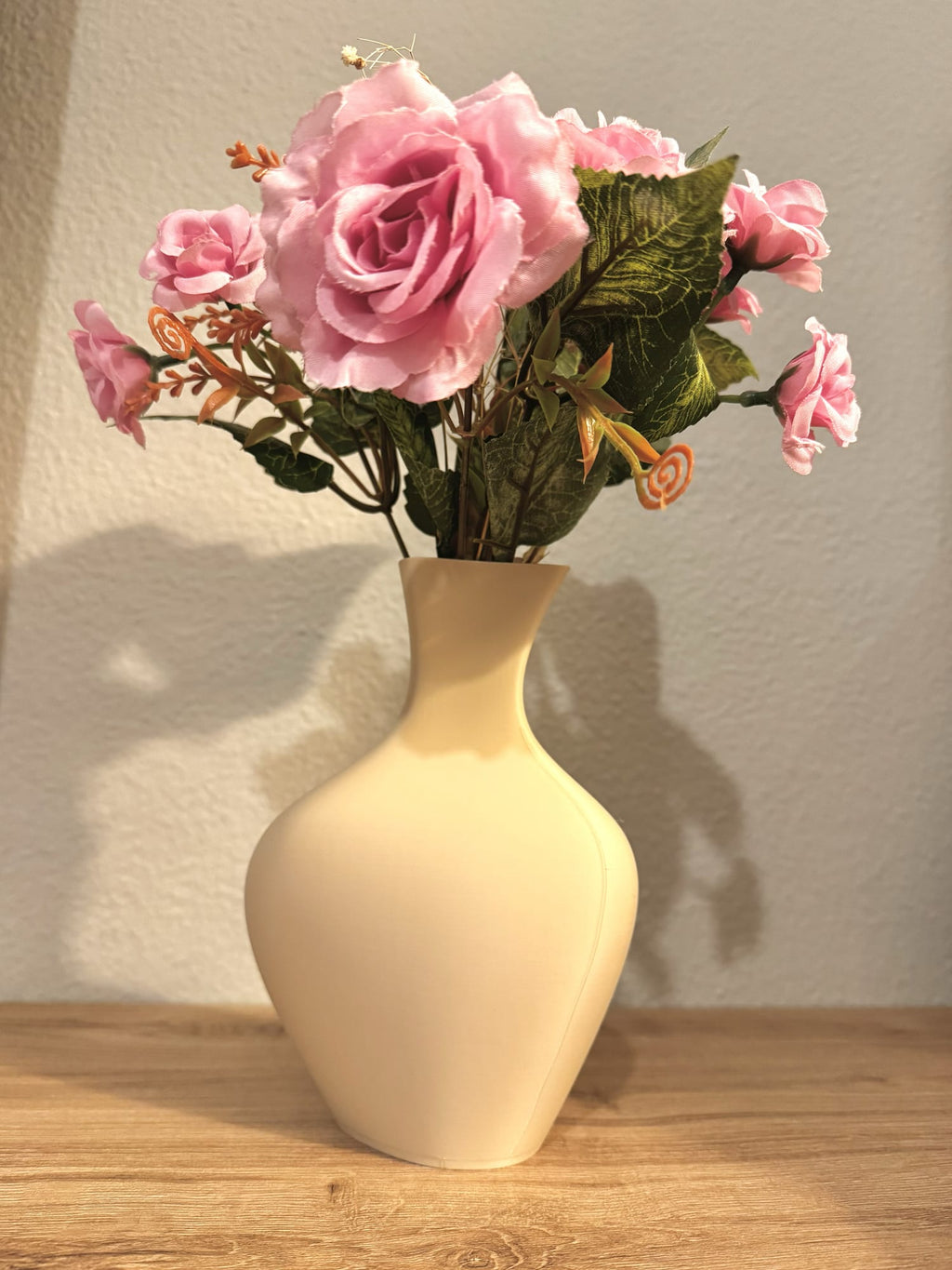 FLORA: Modern Vase (FREE COMMERCIAL USE)