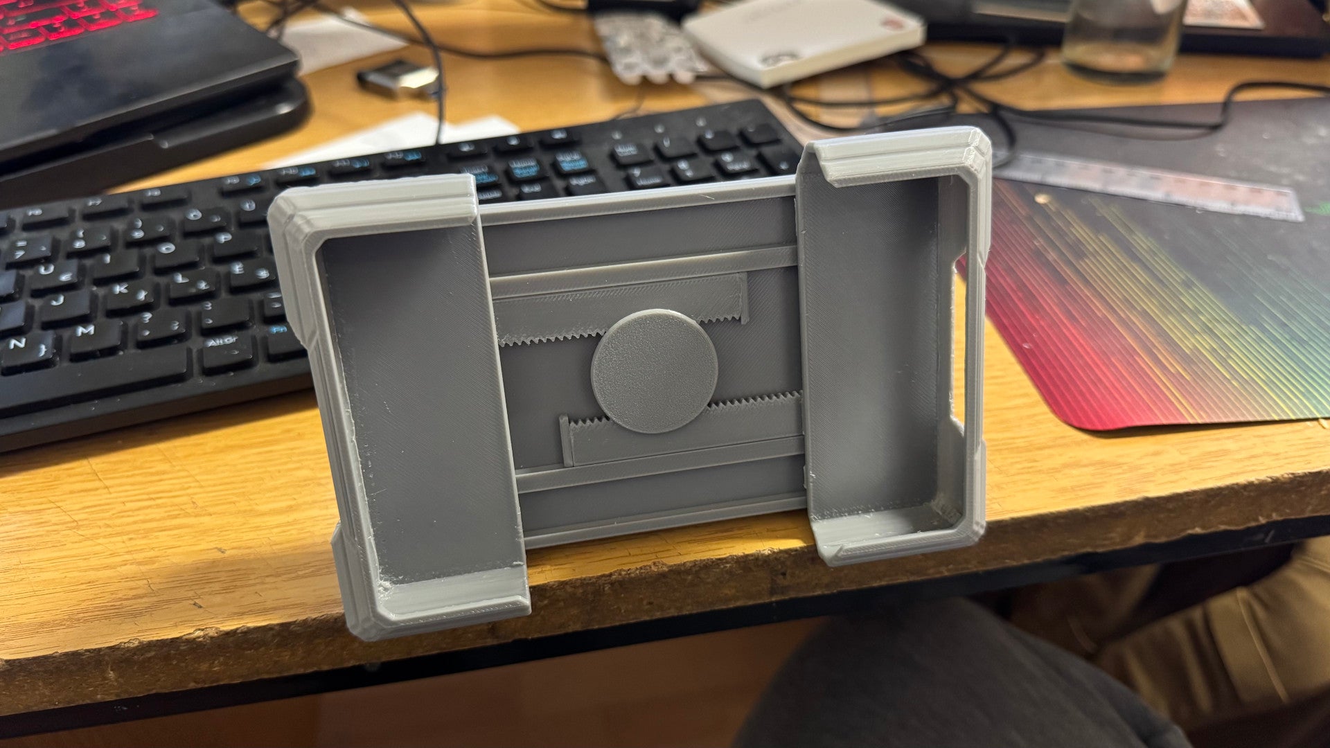Car phone holder from CD drive (Ford Focus MK3)