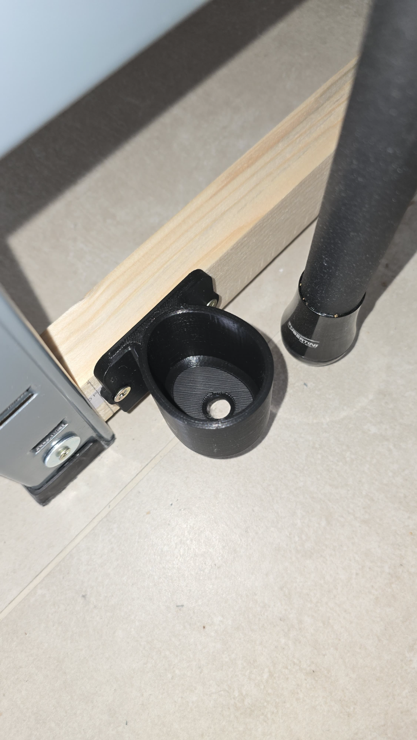 Shelf/Wall Fishing Rod Holder / Portacanne