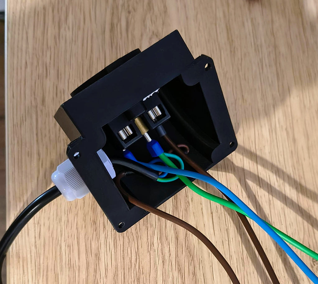 Desk Power Station & Strip - PCE Industrial Grade
