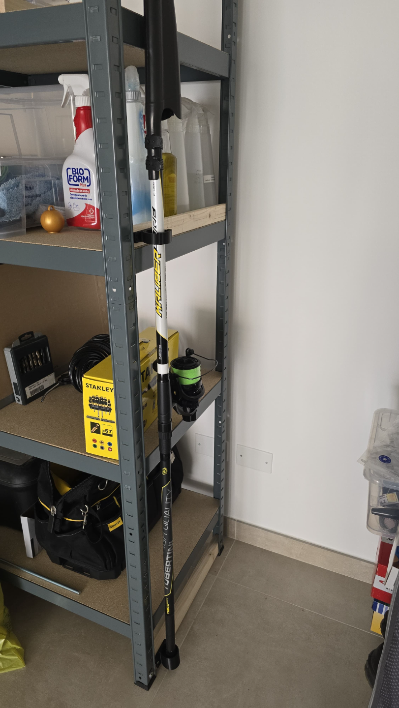 Shelf/Wall Fishing Rod Holder / Portacanne