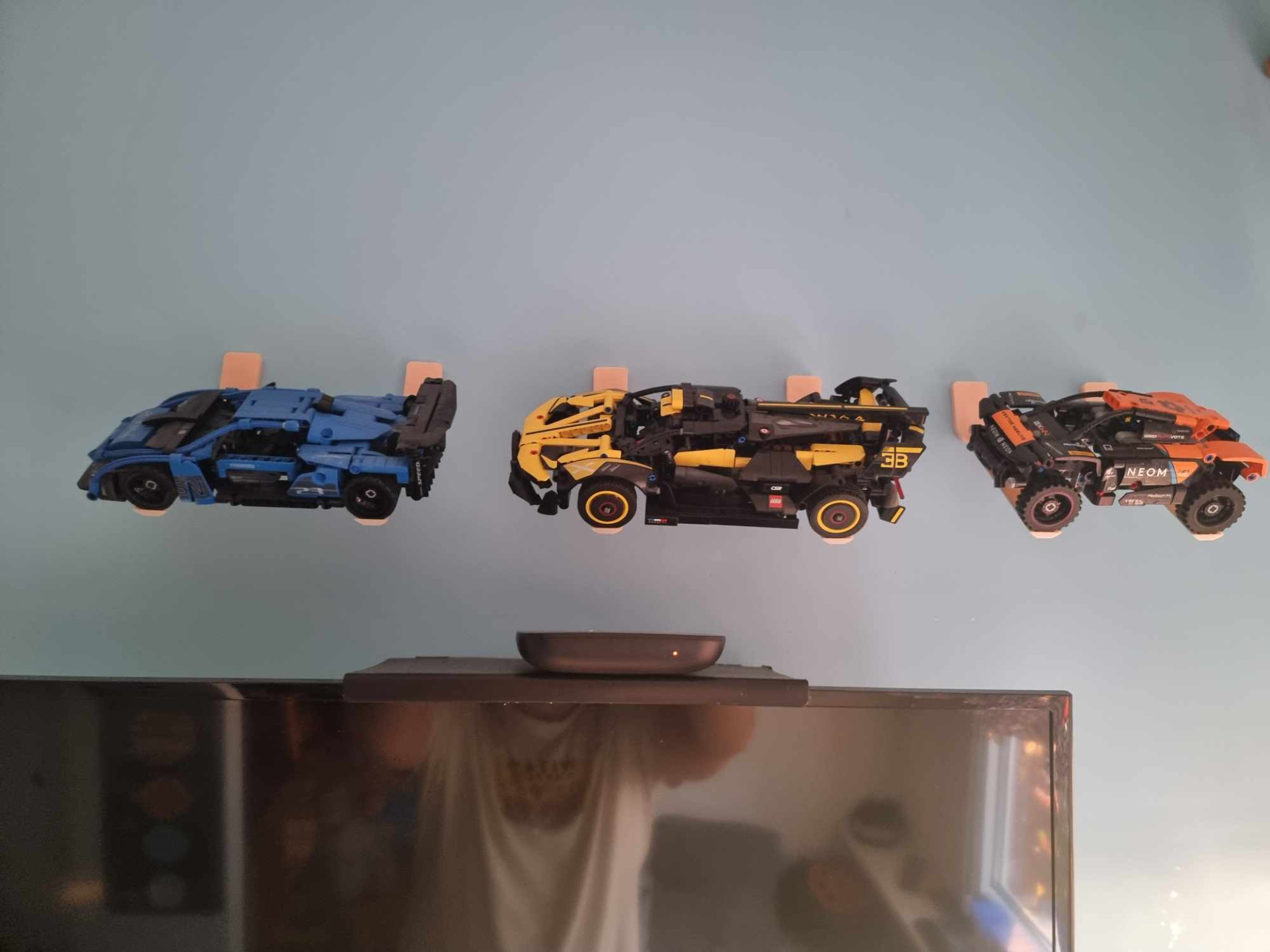 BRICKS LEGOS CAR WALL MOUNT