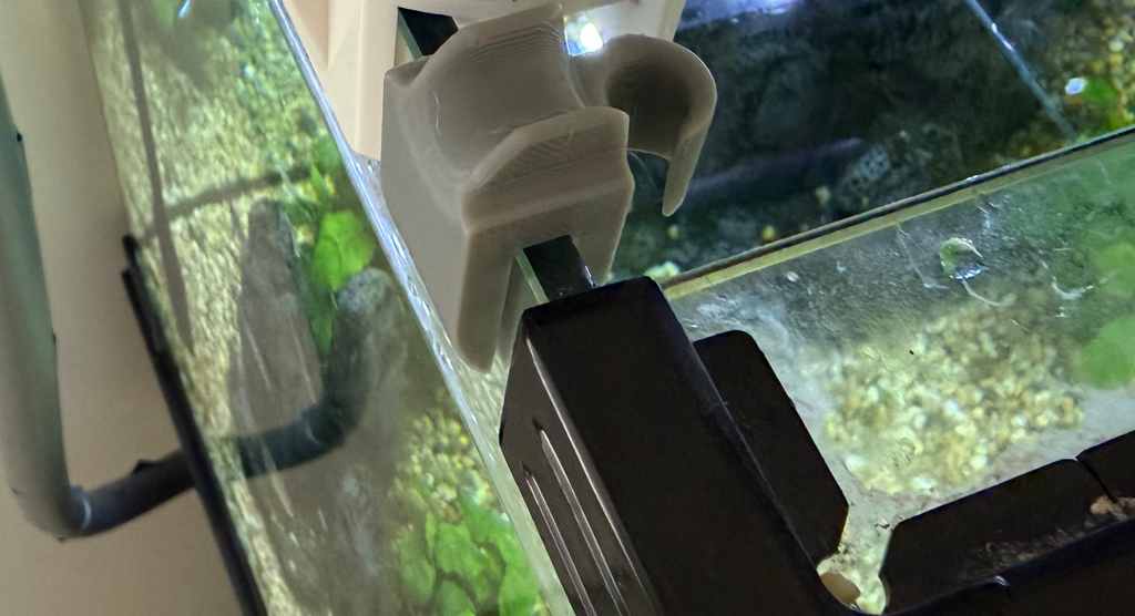 Hanging Plant holder on aquarium