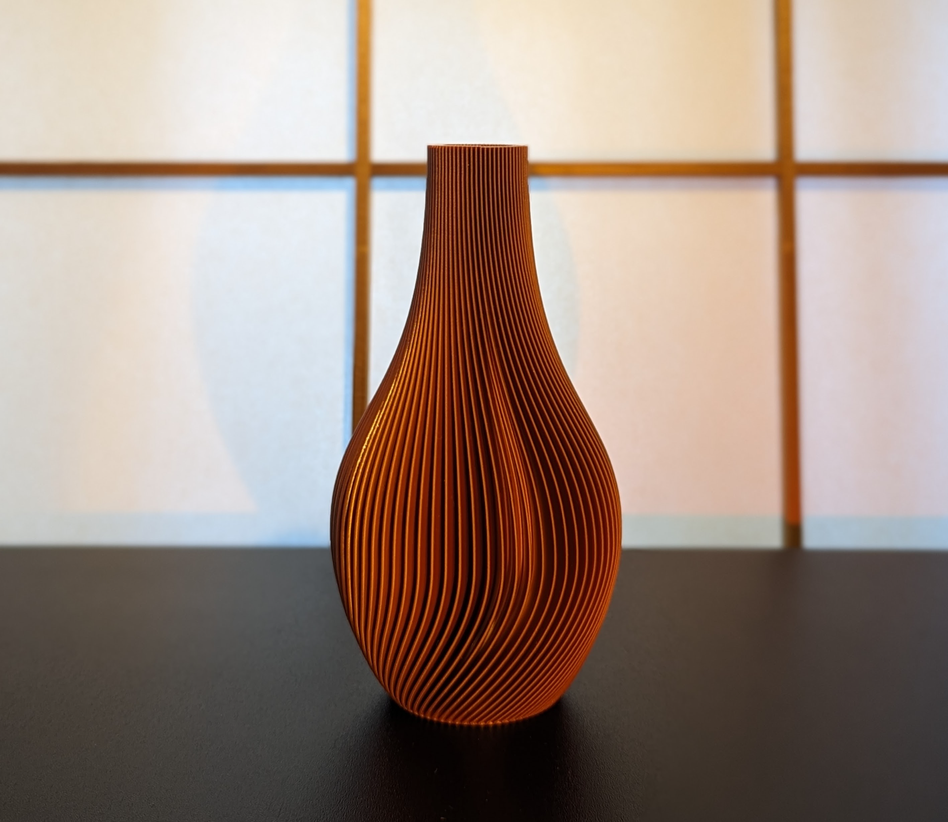 Simple swirl vase