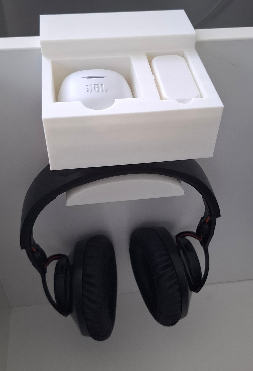 JBL Headset & Earbuds Hanger