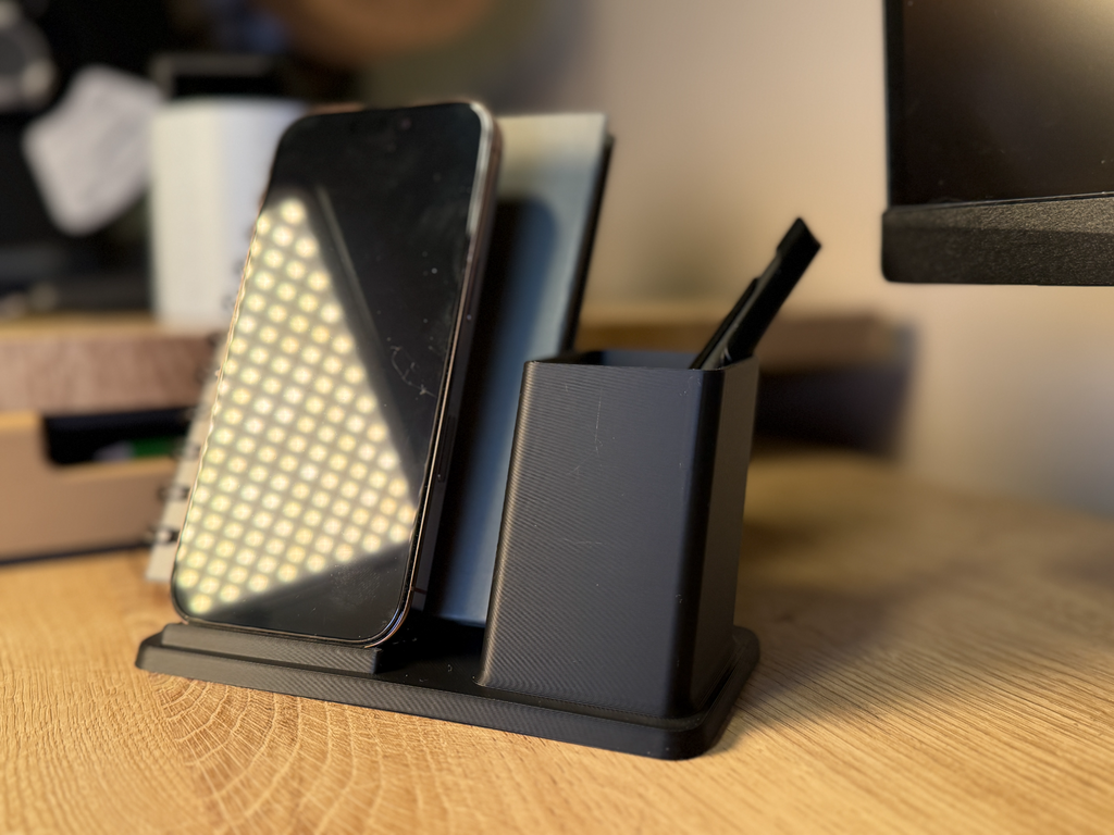 Minimalistischer Desk Organizer
