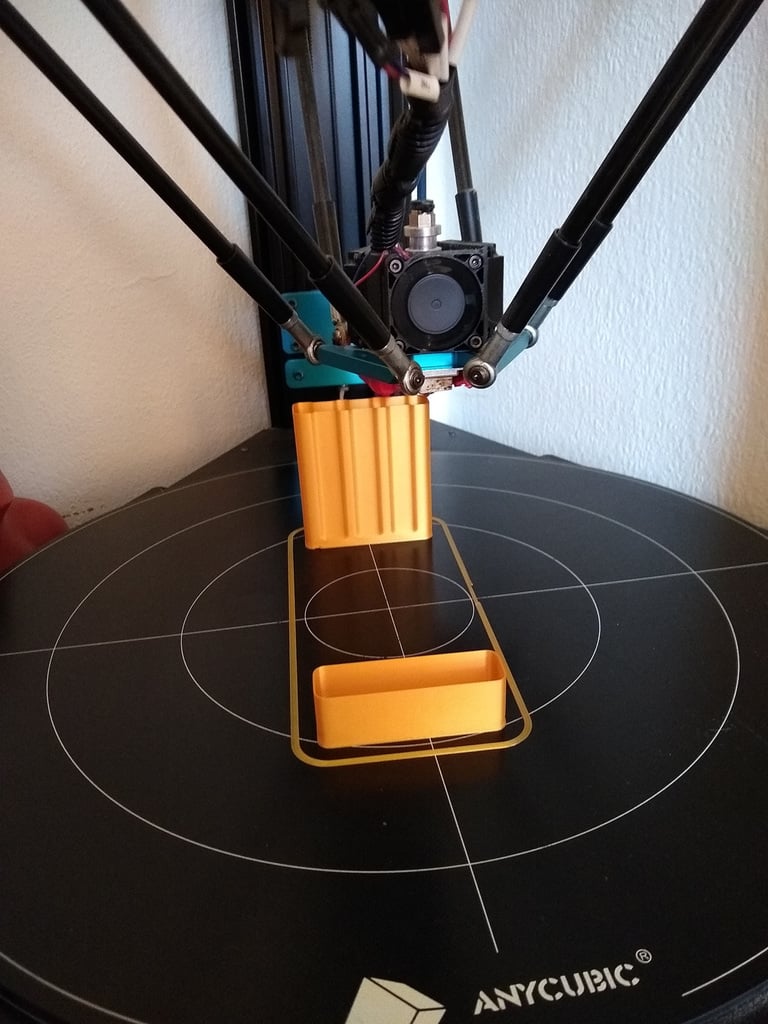 Containers in Vase- or Spiral-mode. OpenScad, Customizable, Fast and Cheap