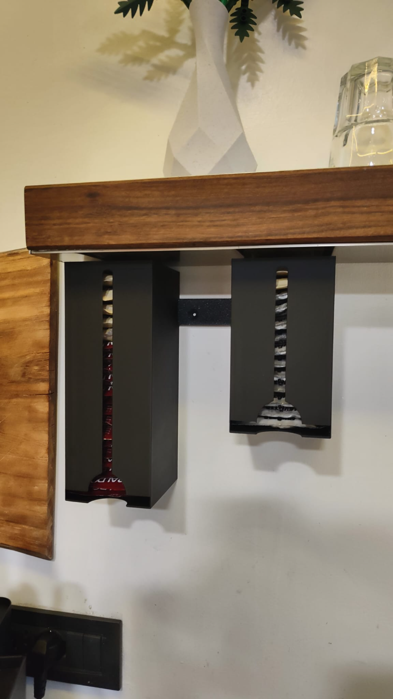 Coffee pads dispenser