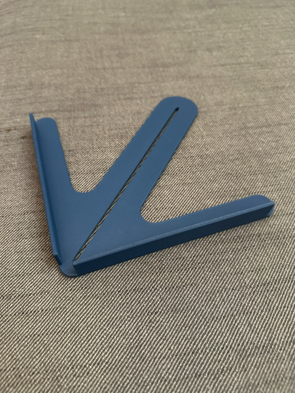 Center finder tool