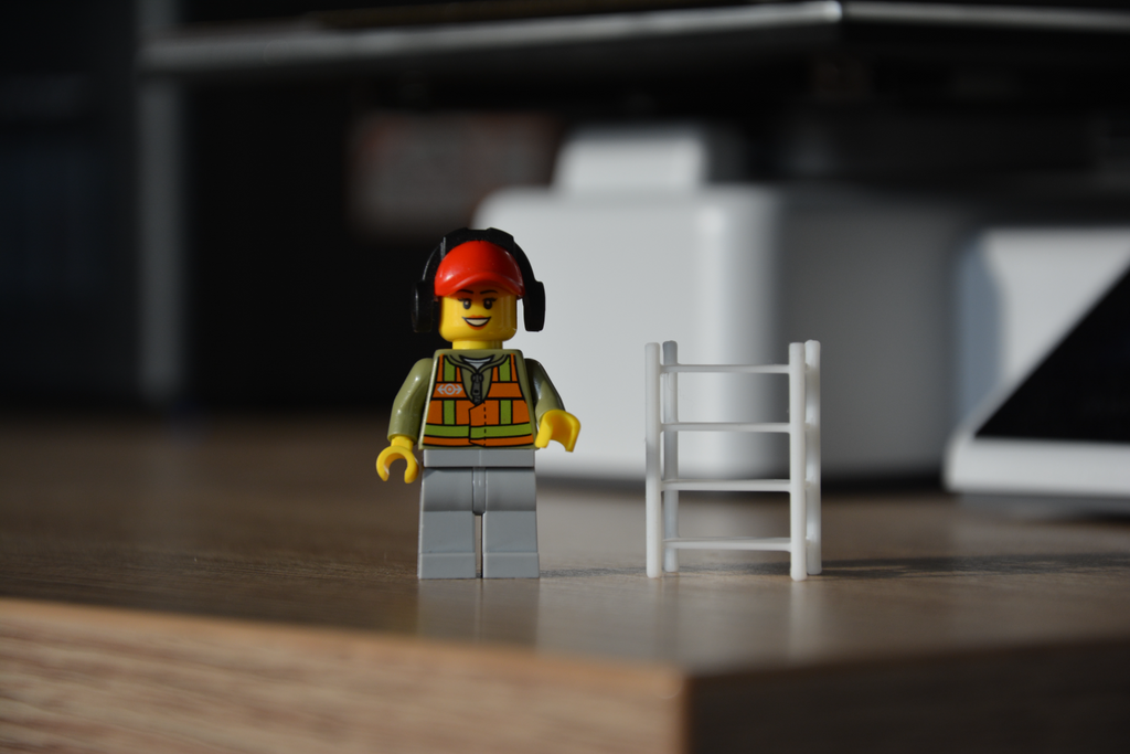 Mini storage shelf no support