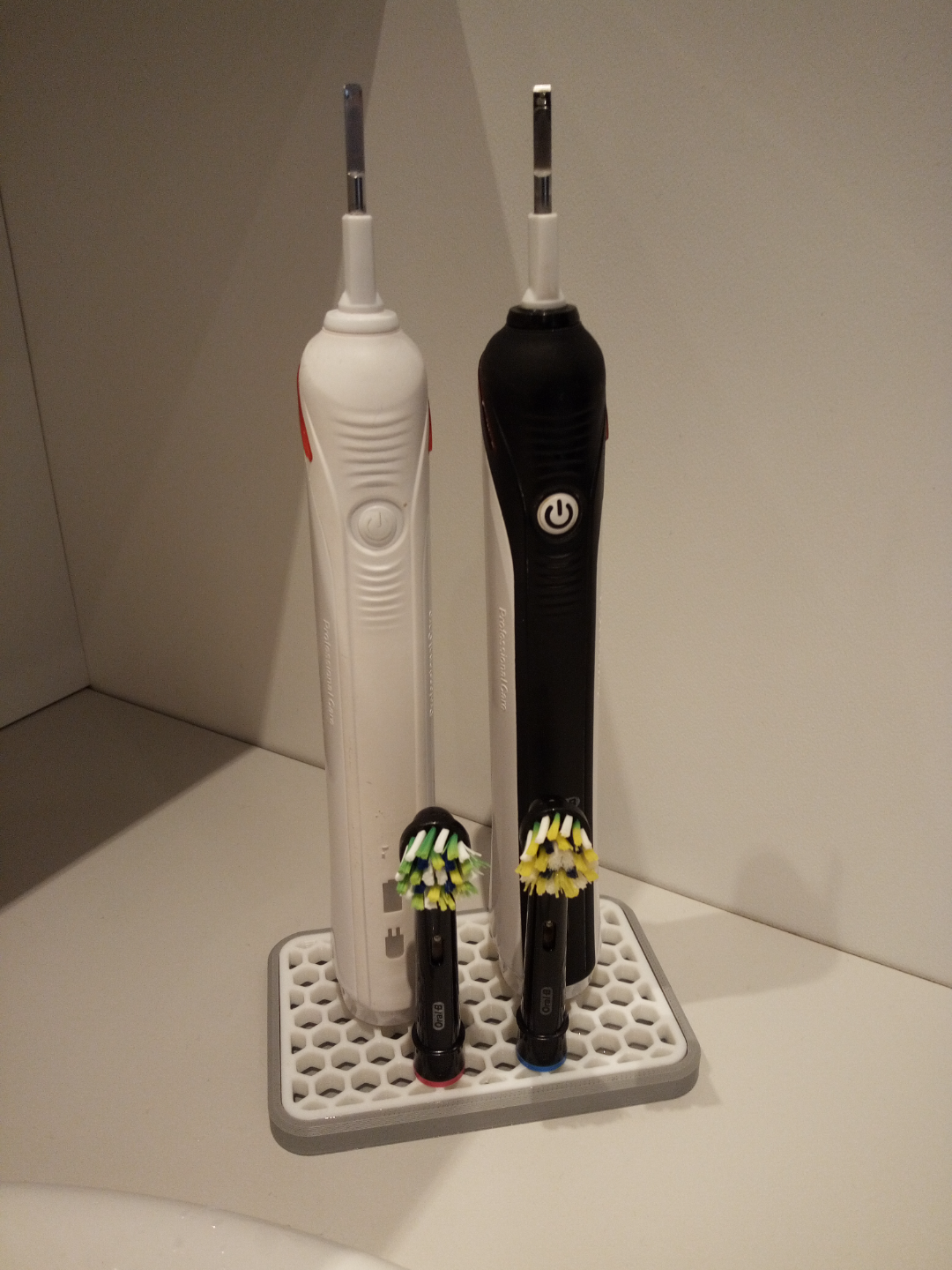 Oral-B Toothbrush Stand for 2 brushes and heads