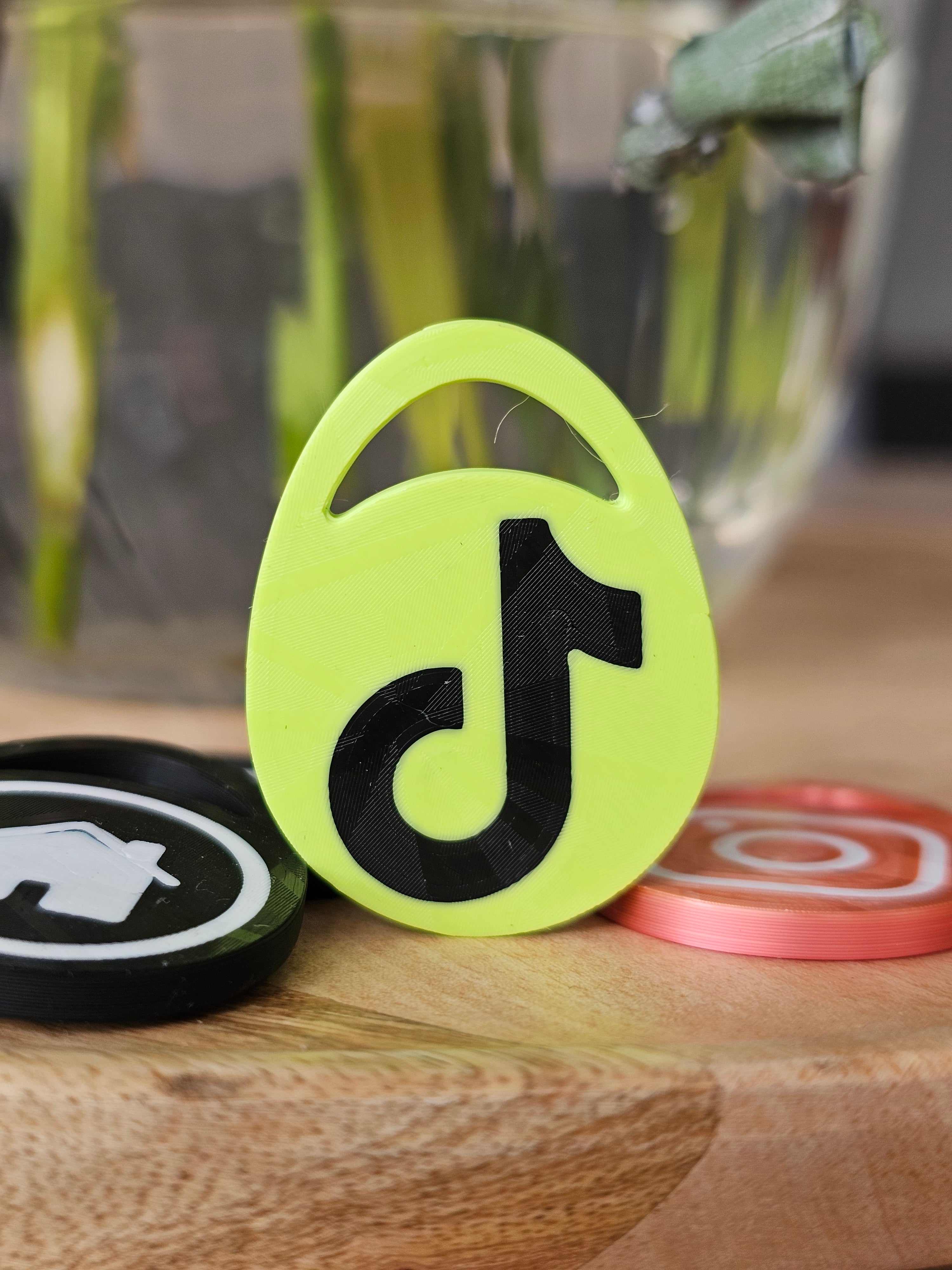 Stylish NFC Keychains - COMMERCIAL FREE