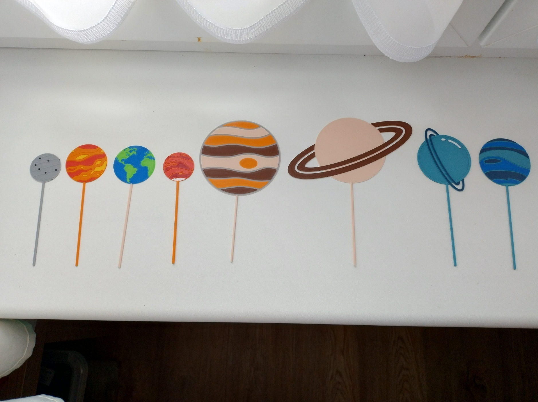 Cake toppers - planets of the solar system