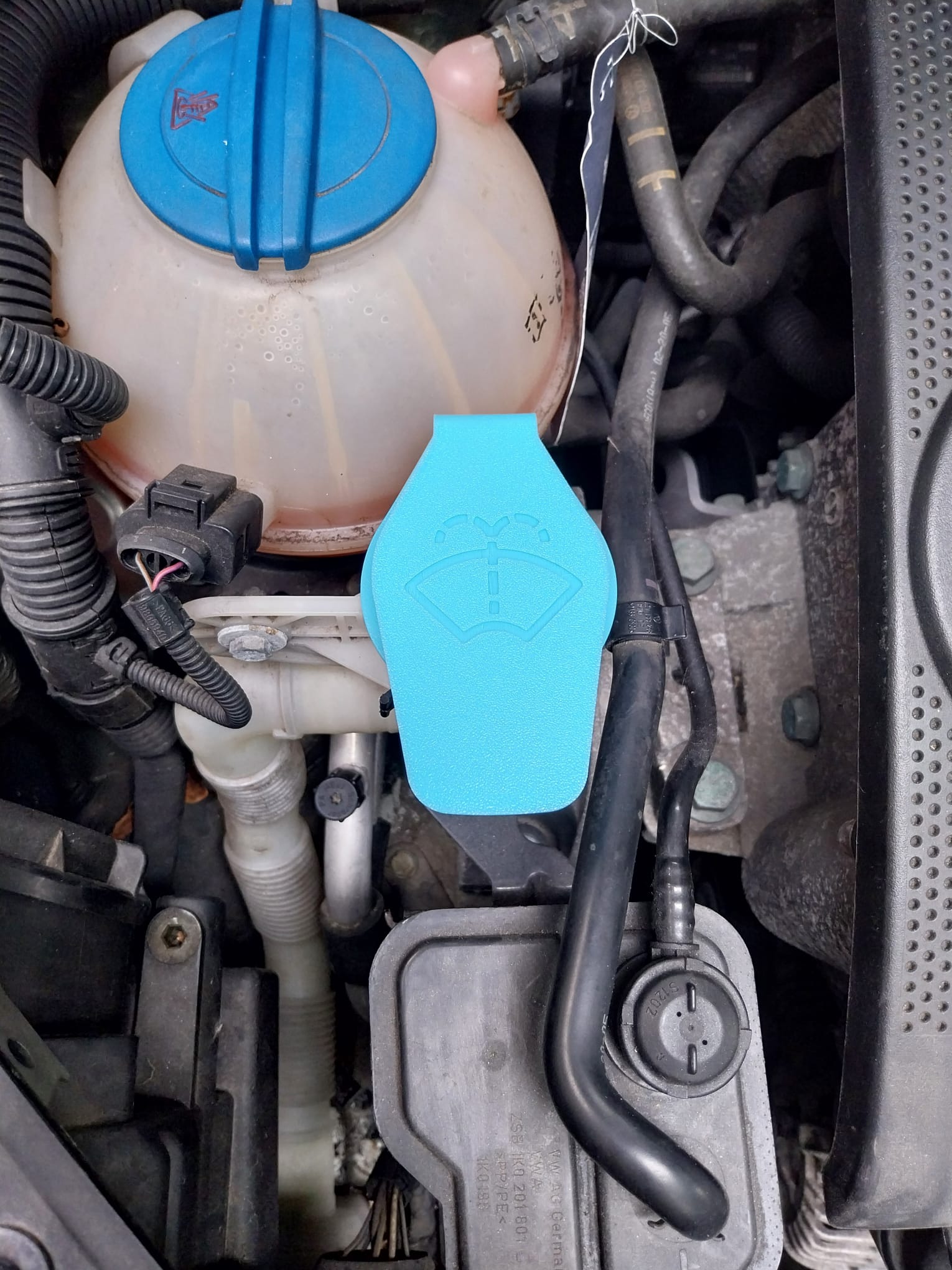 Volkswagen car windshield wiper water cover