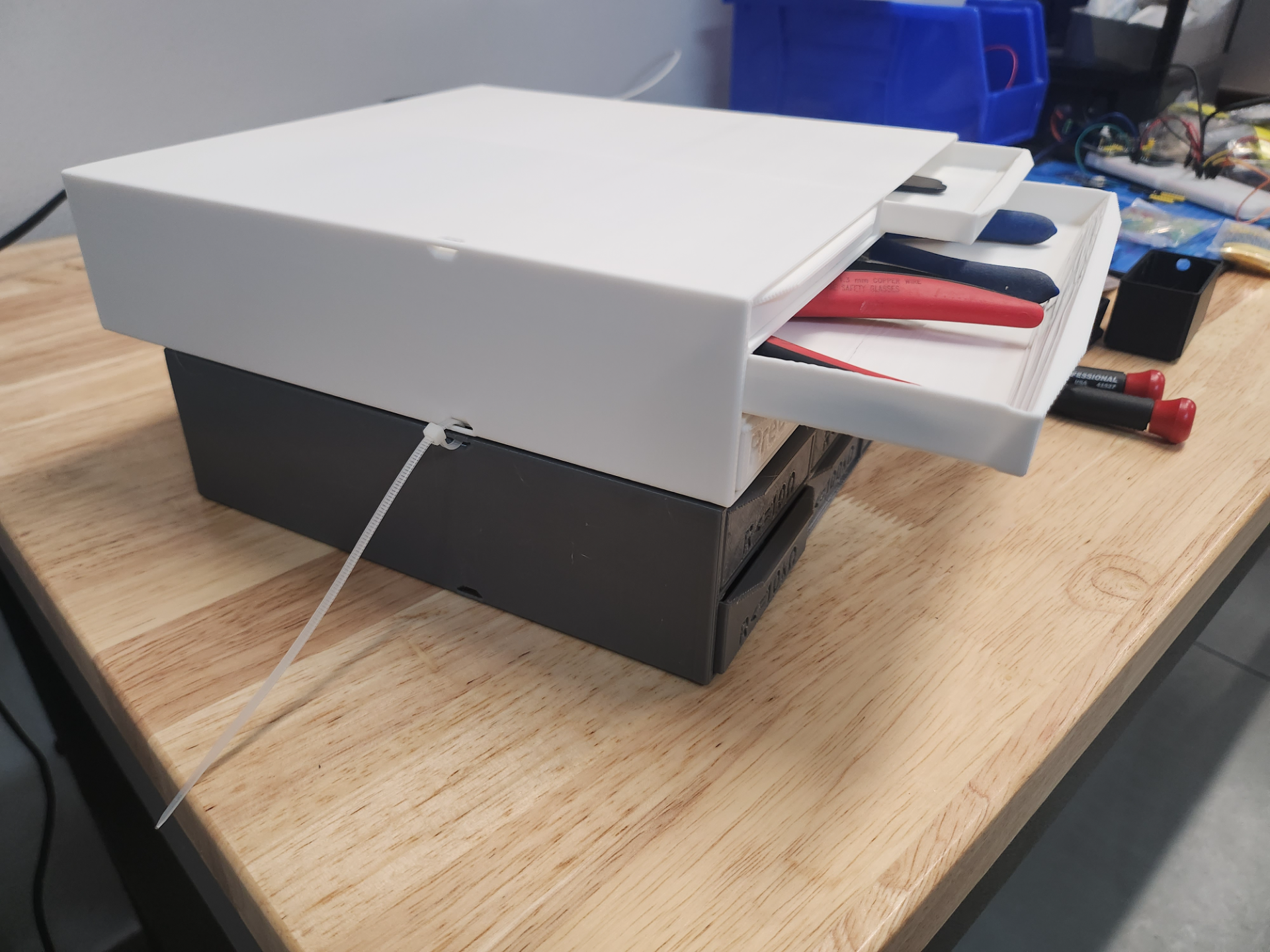 Maker drawers OpenSCAD parametric & print-in-place