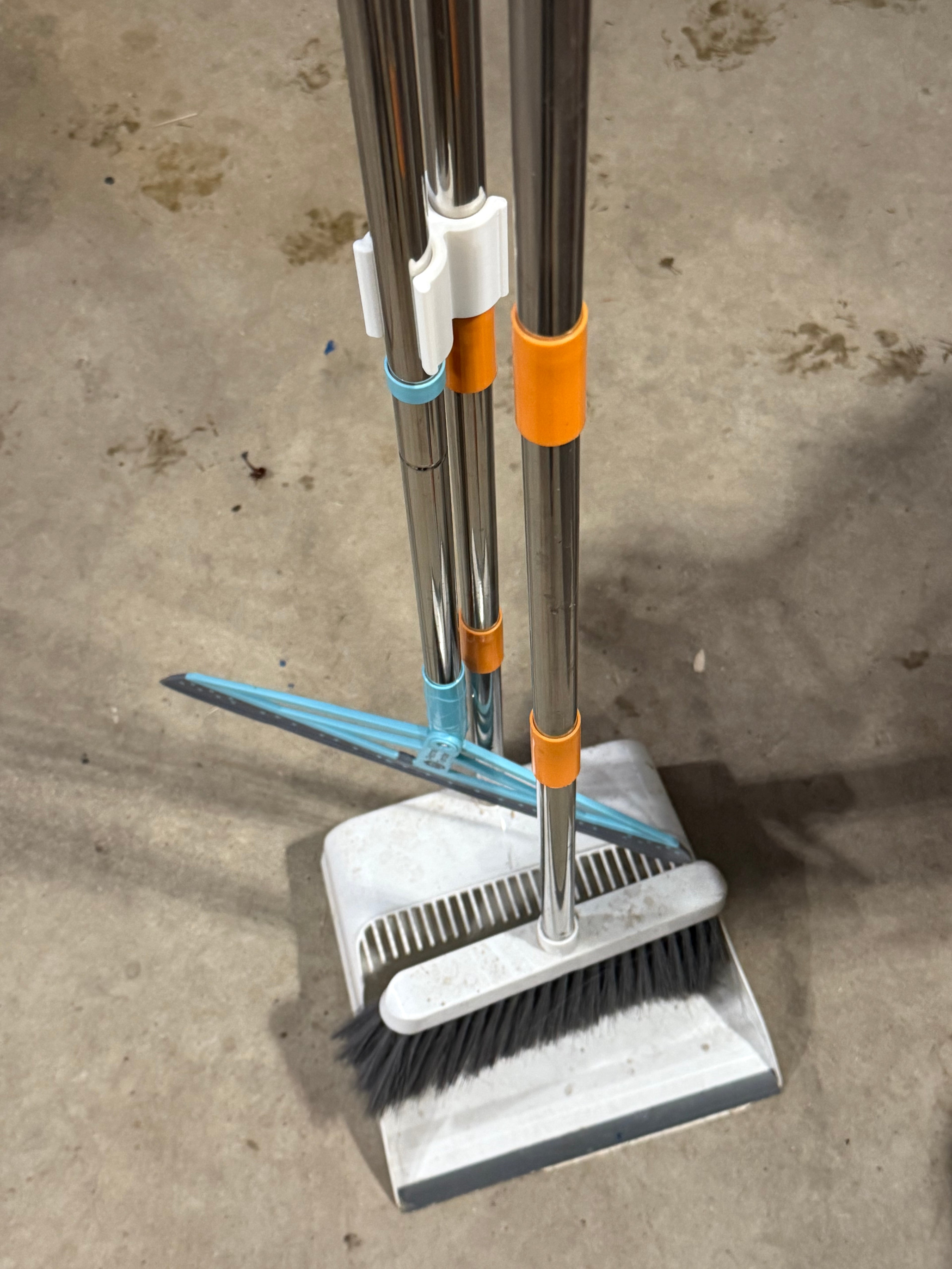 Broom Dustpan Clip 3/4" Handle