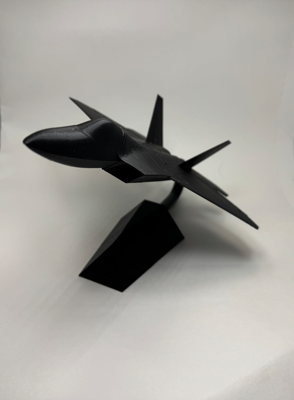 F22 with Removable Stand