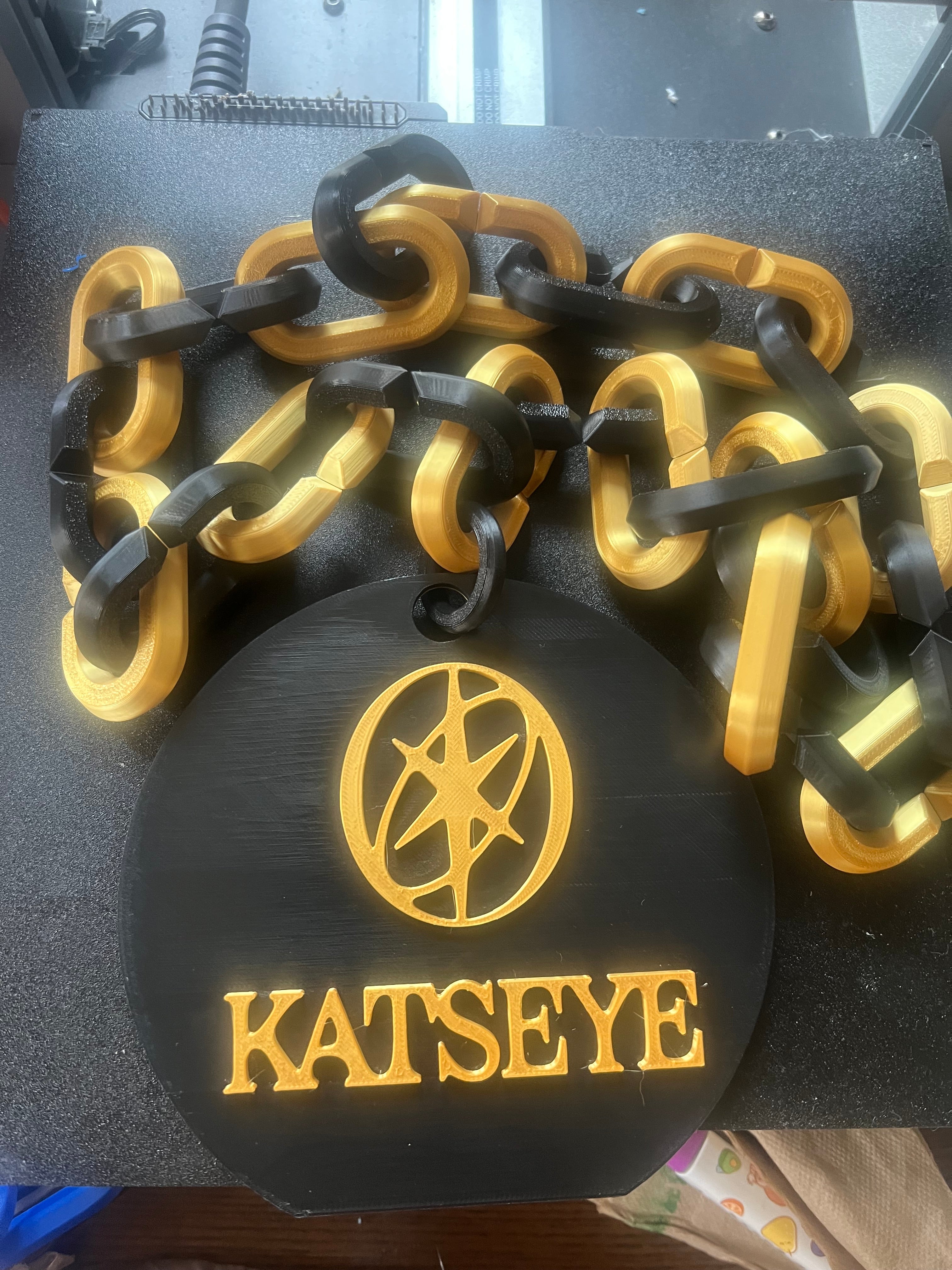 KATSEYE Logo medallion party Necklace/Chain link