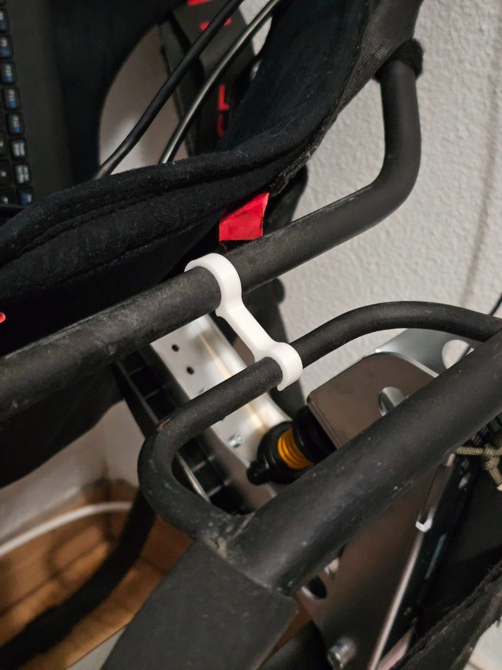 Playseat Challenge pedals folding hook