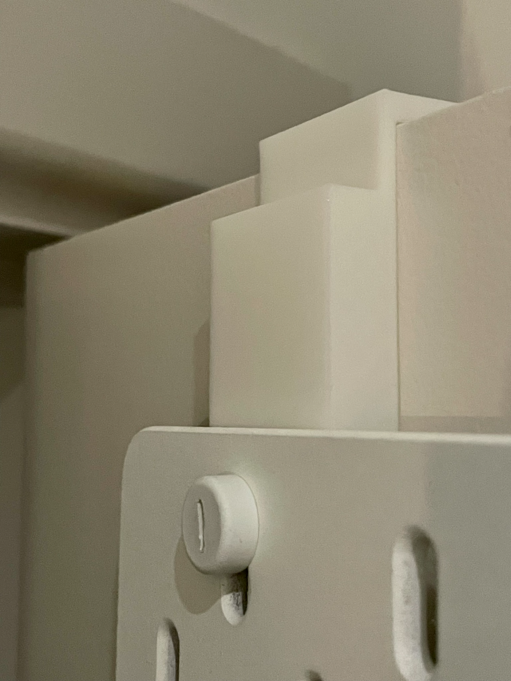 Skadis Door Mount with door frame cutout