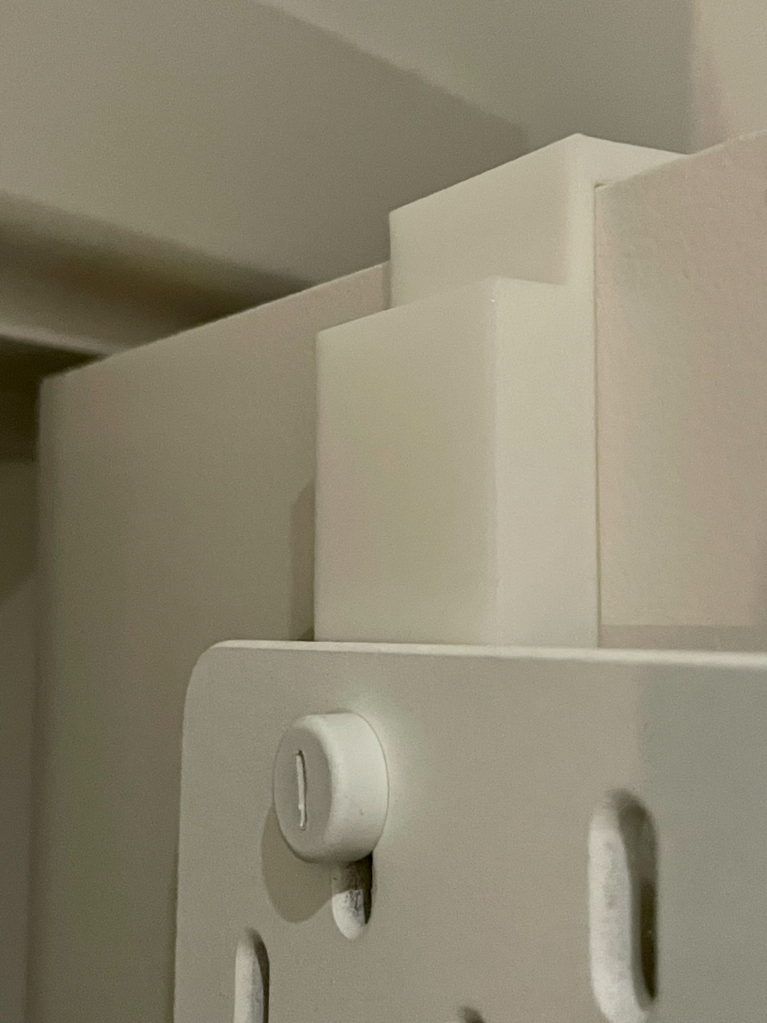 Skadis Door Mount with door frame cutout
