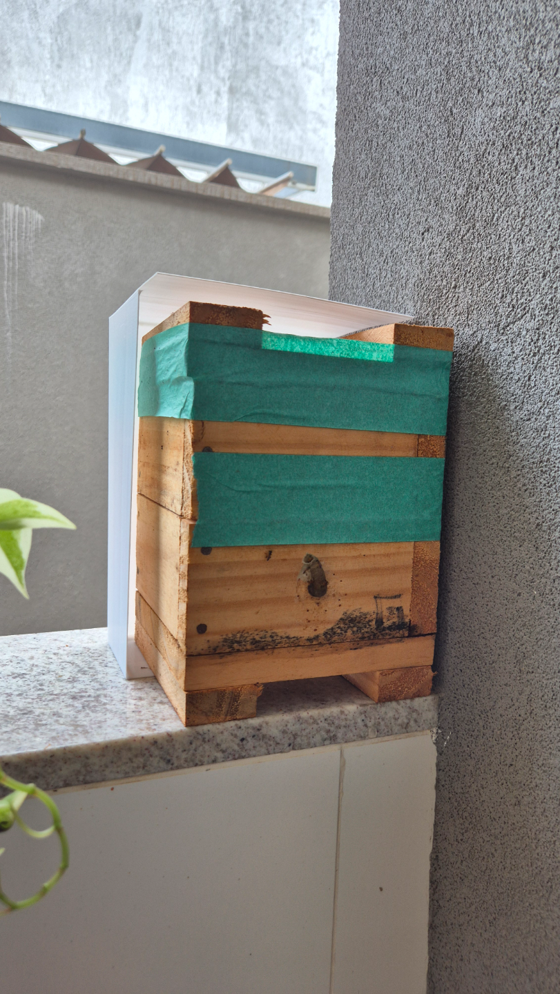 Beehive box rain protection