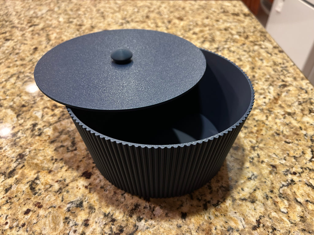 Compost/Trash Bin with Lid