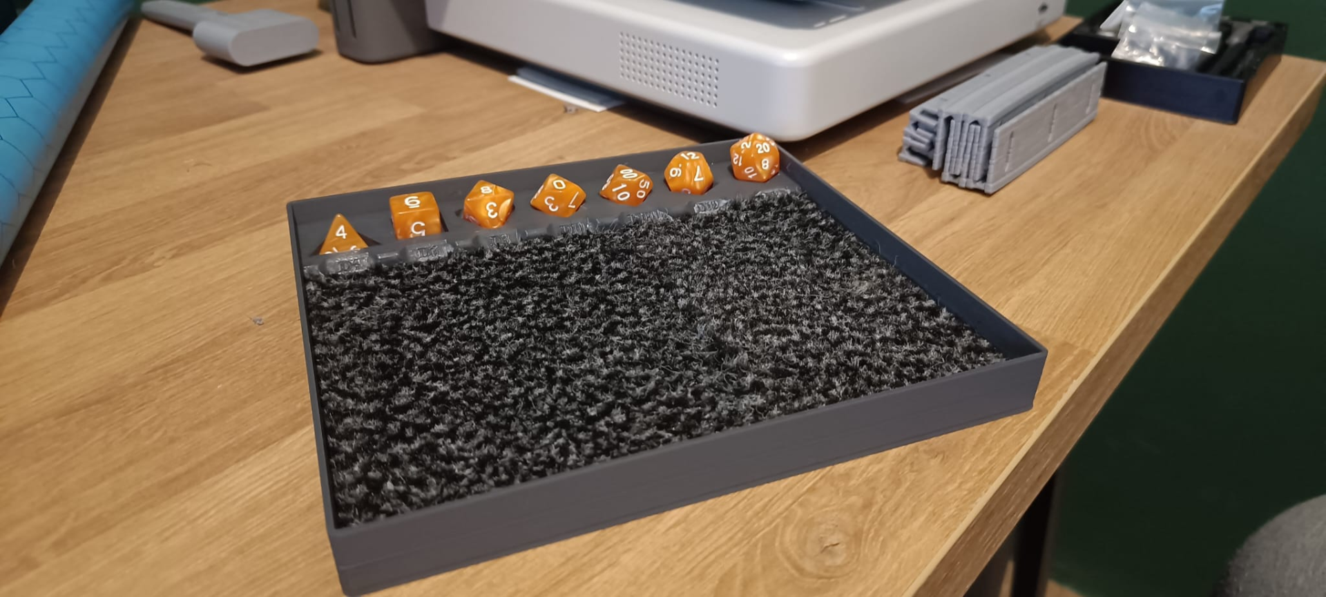 Dice tray with holder for full dice set