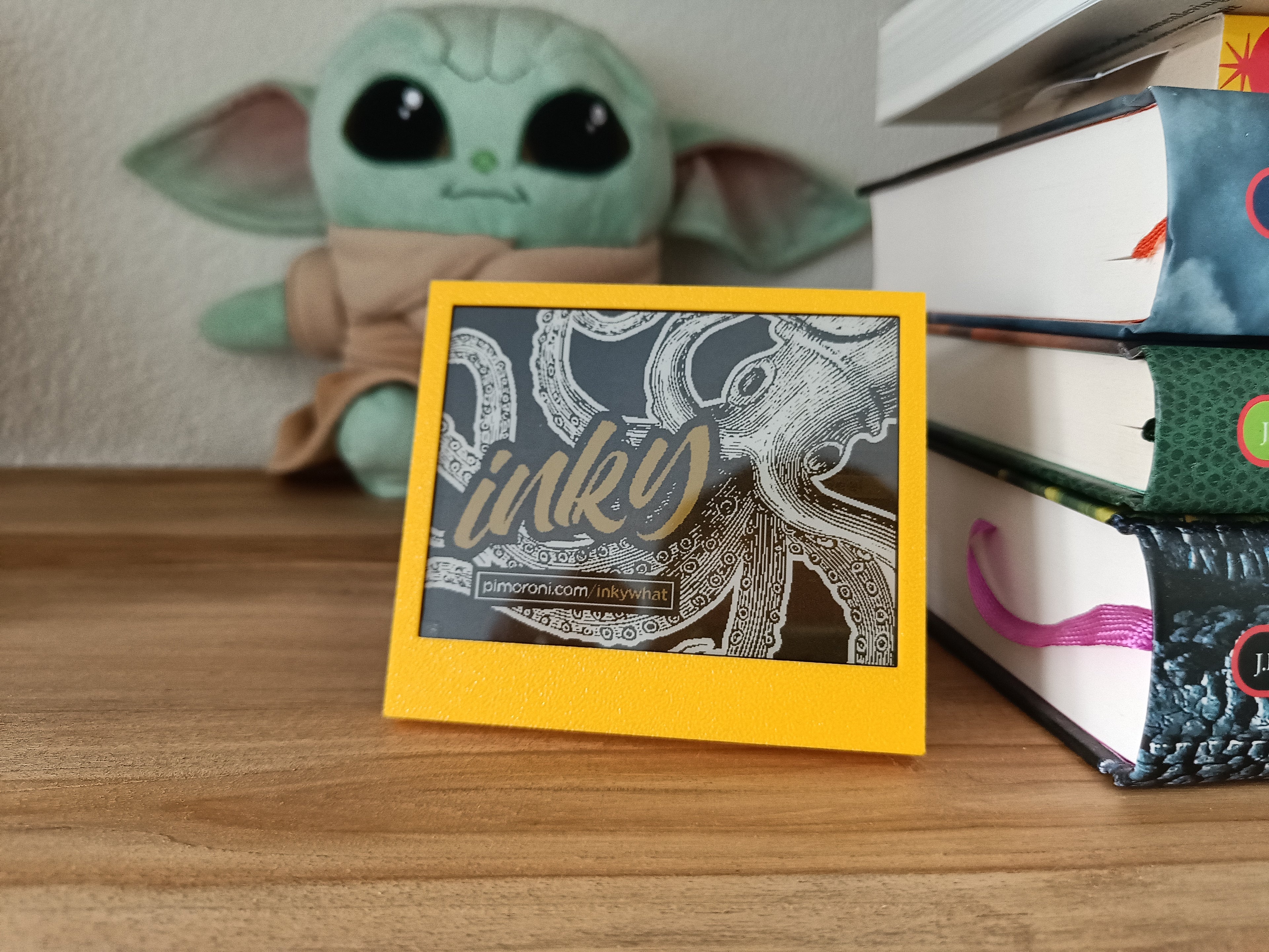 Inky wHAT frame for Raspberry Pi Zero