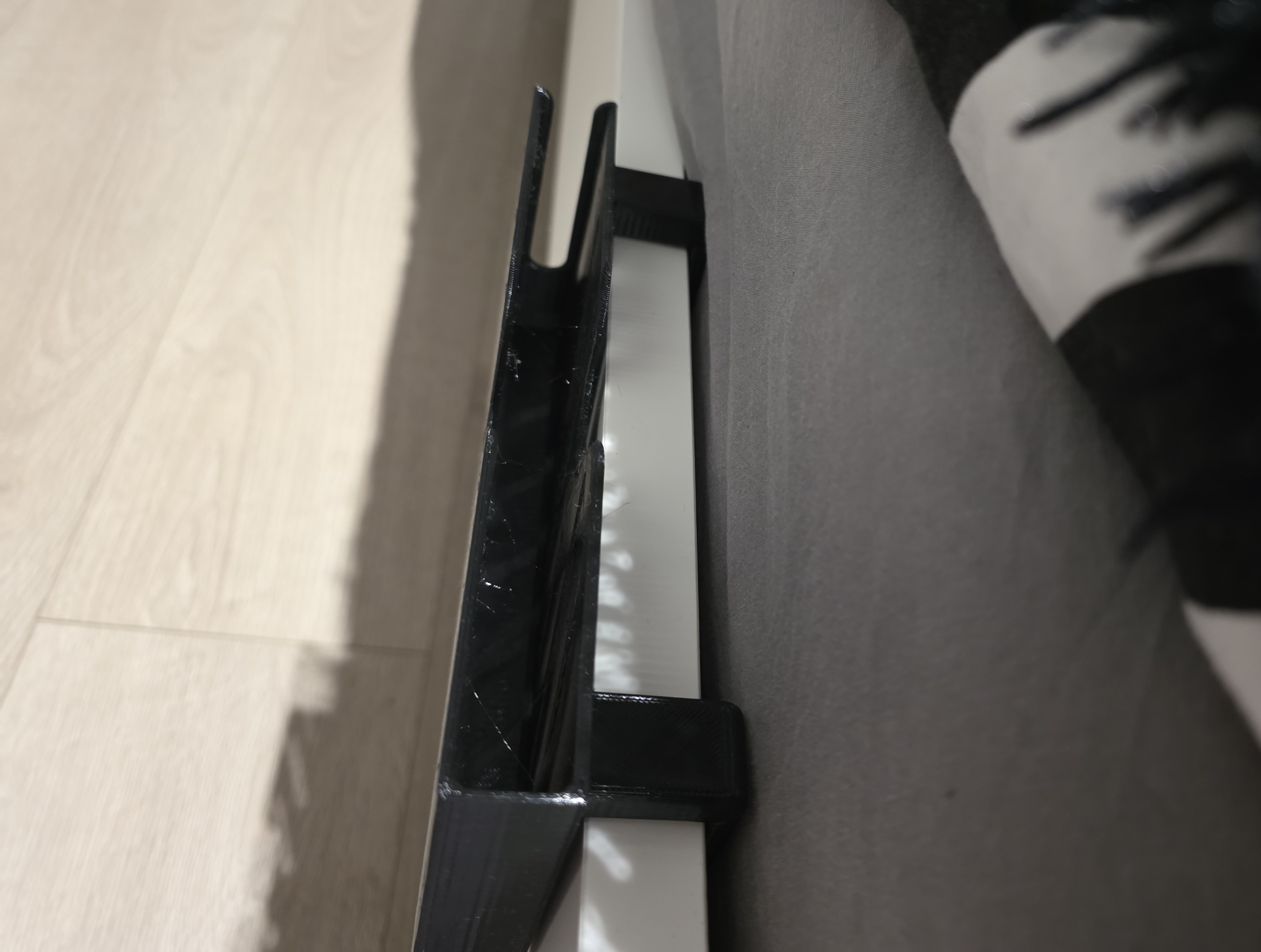 Bedside Smartphone Holder – (Fits 23mm Side Panel)