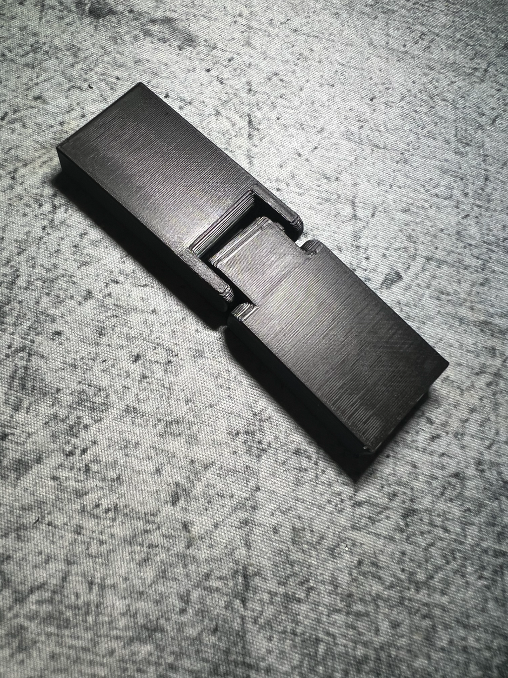 Fidget hinge