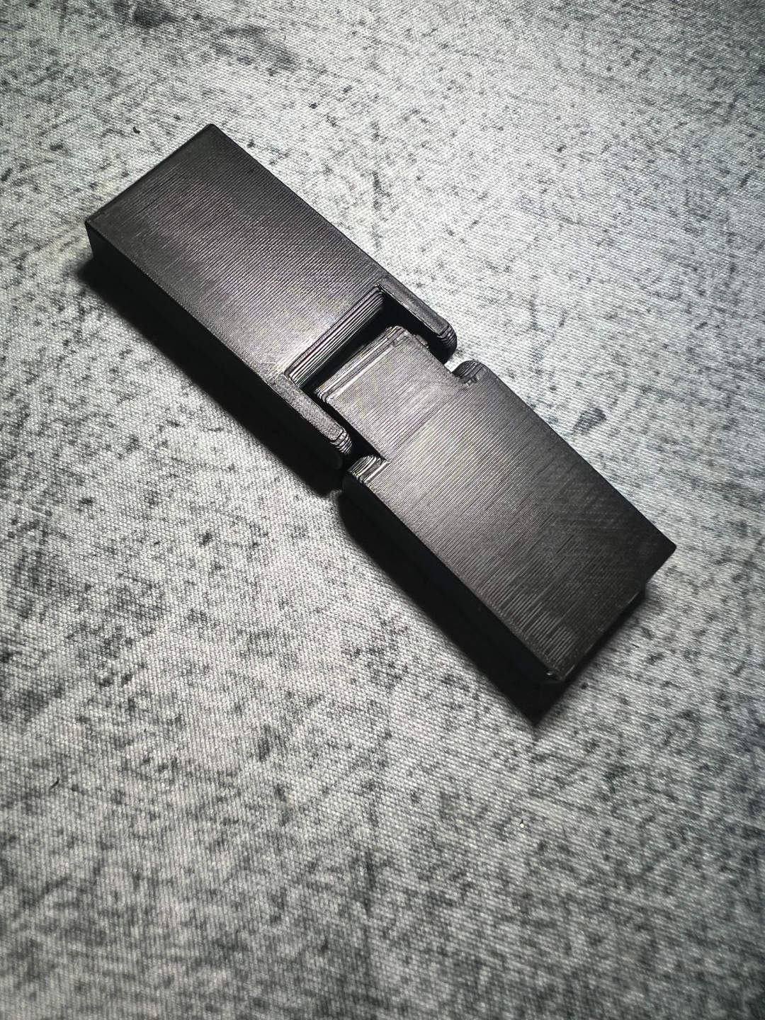 Fidget hinge