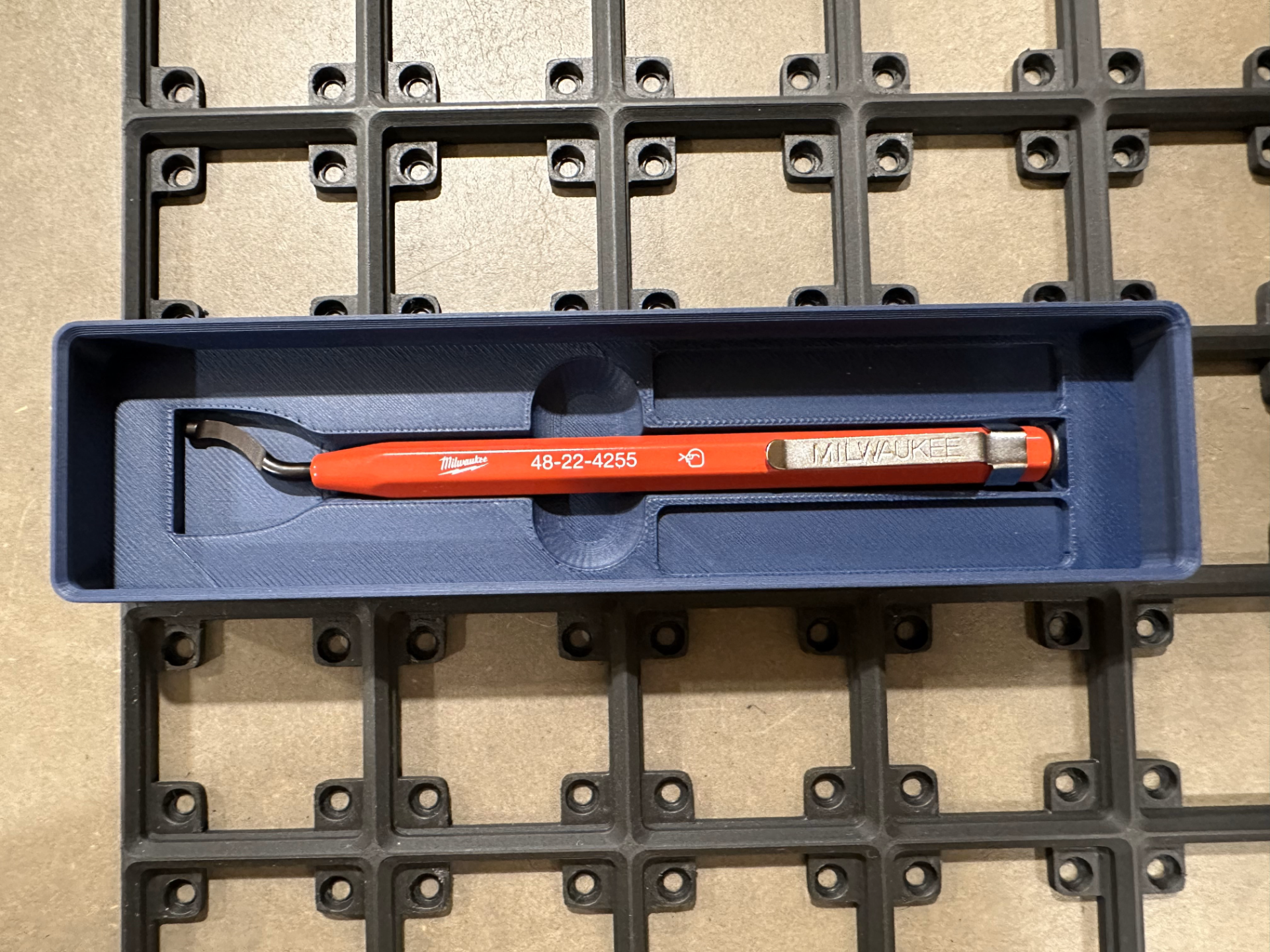Milwaukee Deburr Tool Holder Gridfinity Bin 1x4