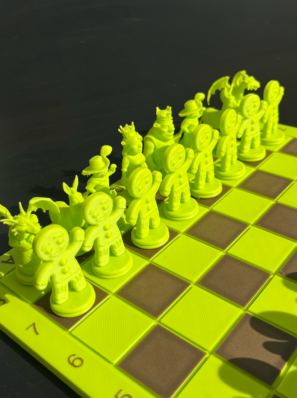 SHREK CHESS (figures, board and box)