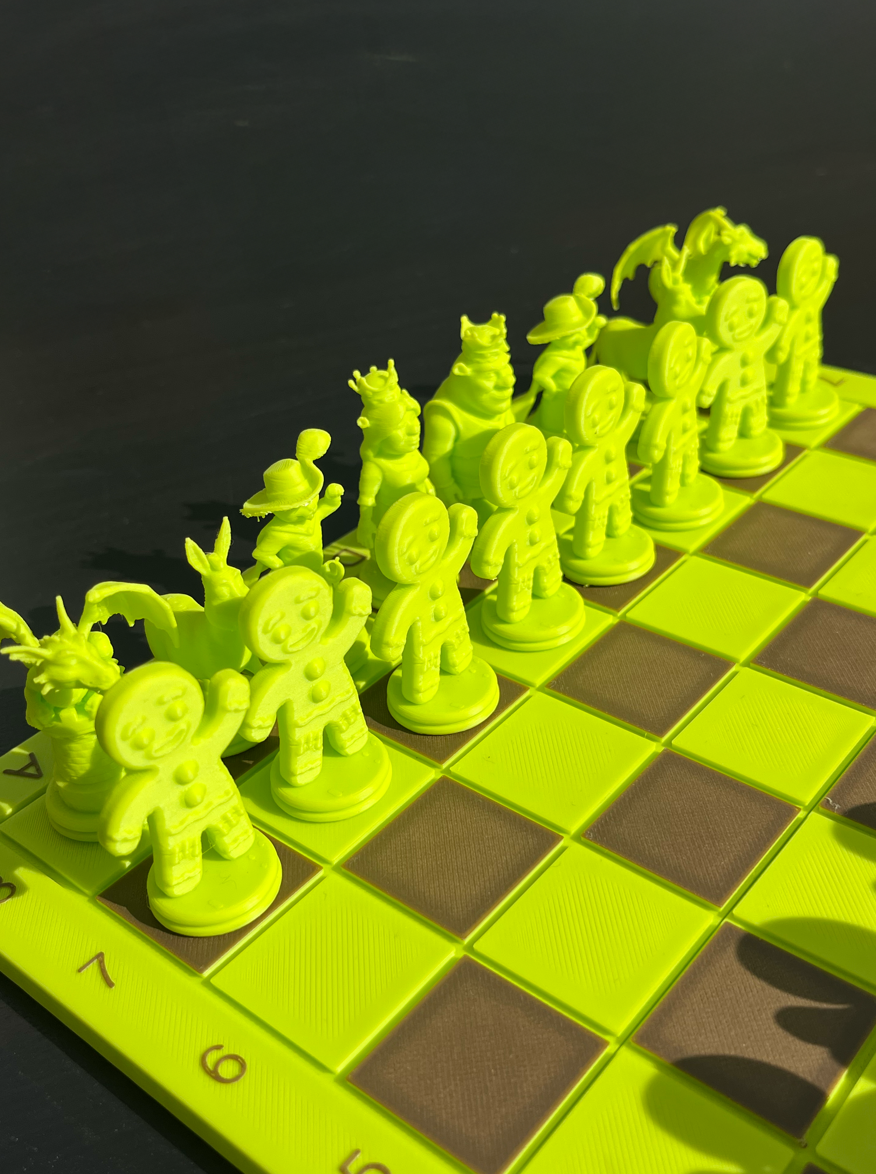 SHREK CHESS (figures, board and box)