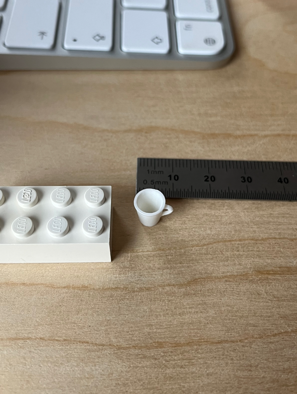 Tiny Mug 1:10 scale, 8mm high
