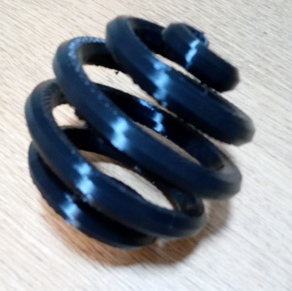 Spiral ball for dogs and cats