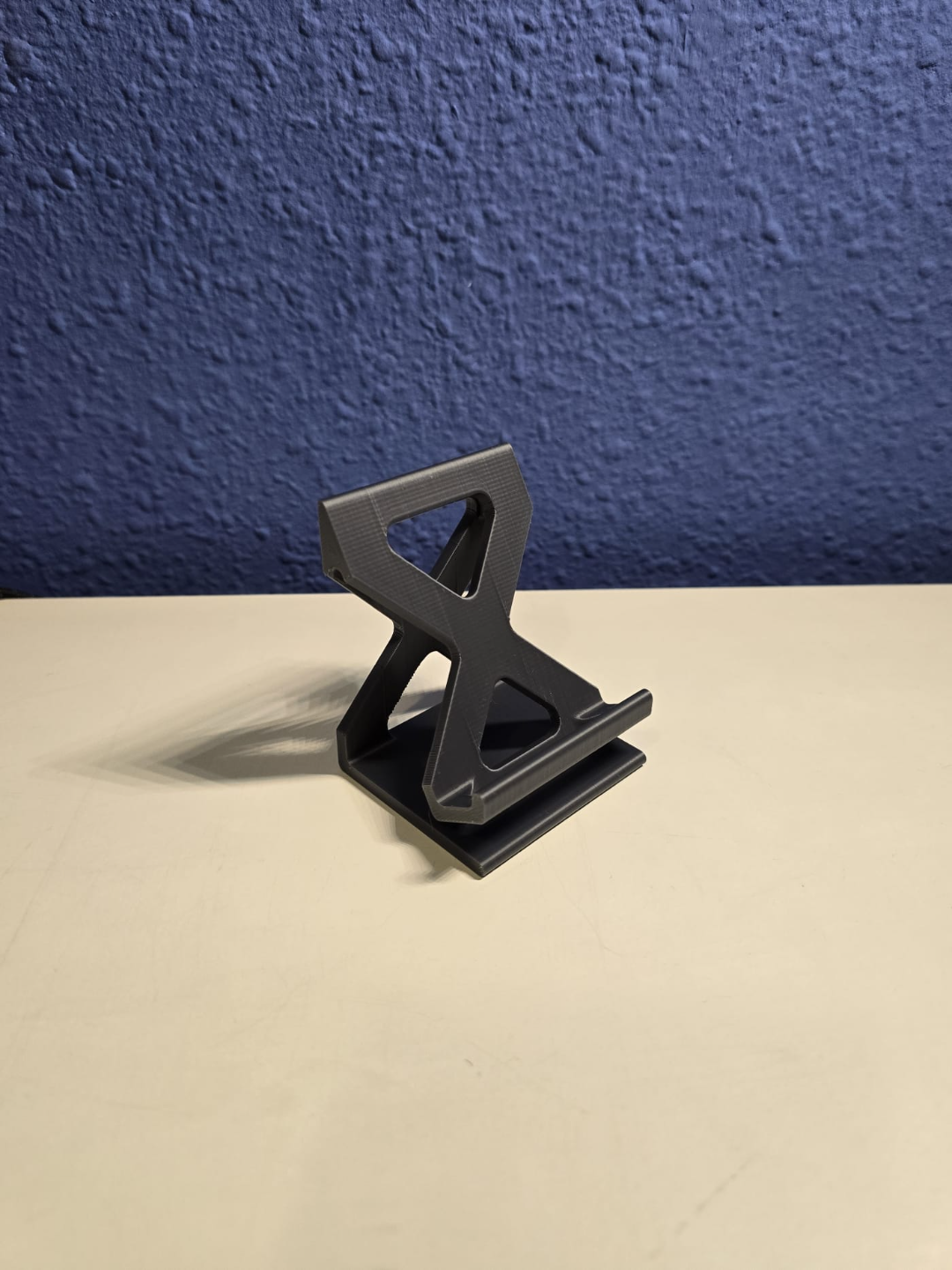 Minimalist phone holder no support