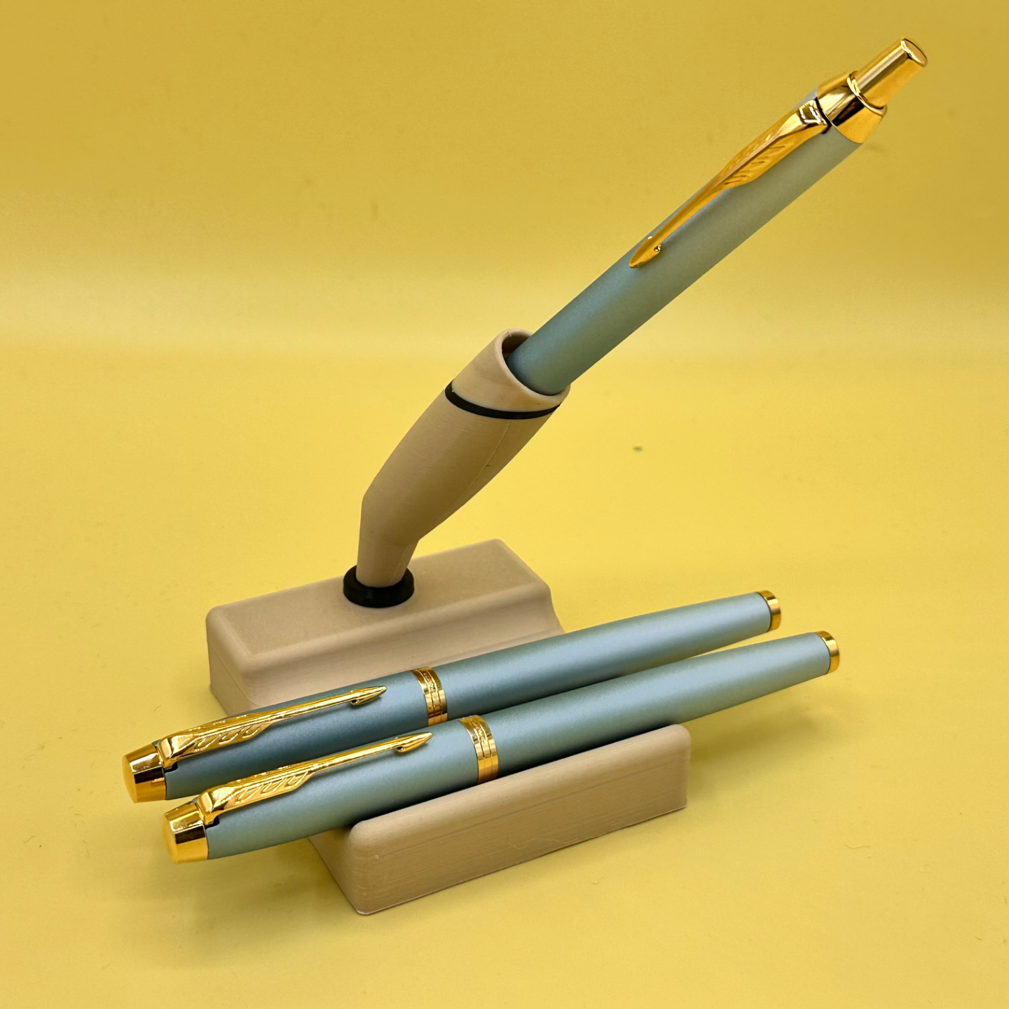 Fountain Pen Stand with Horizontal Pen Holder