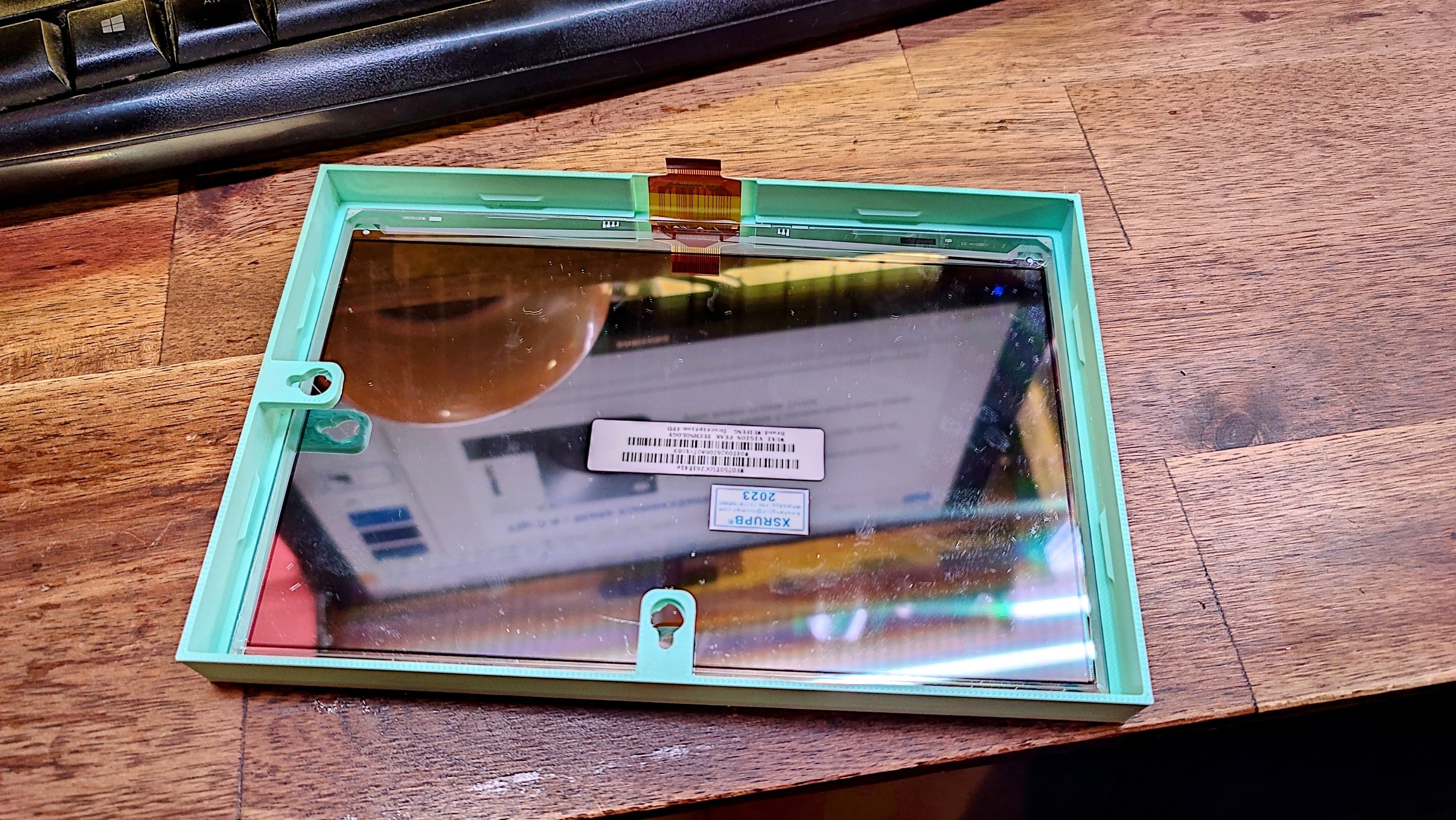 7.5" ePaper frame printable on A1 Mini (side <= 180mm)