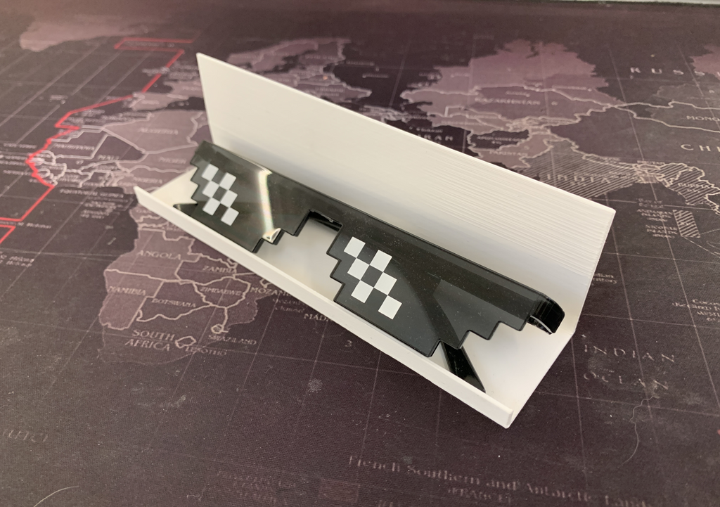 SImple glasses holder