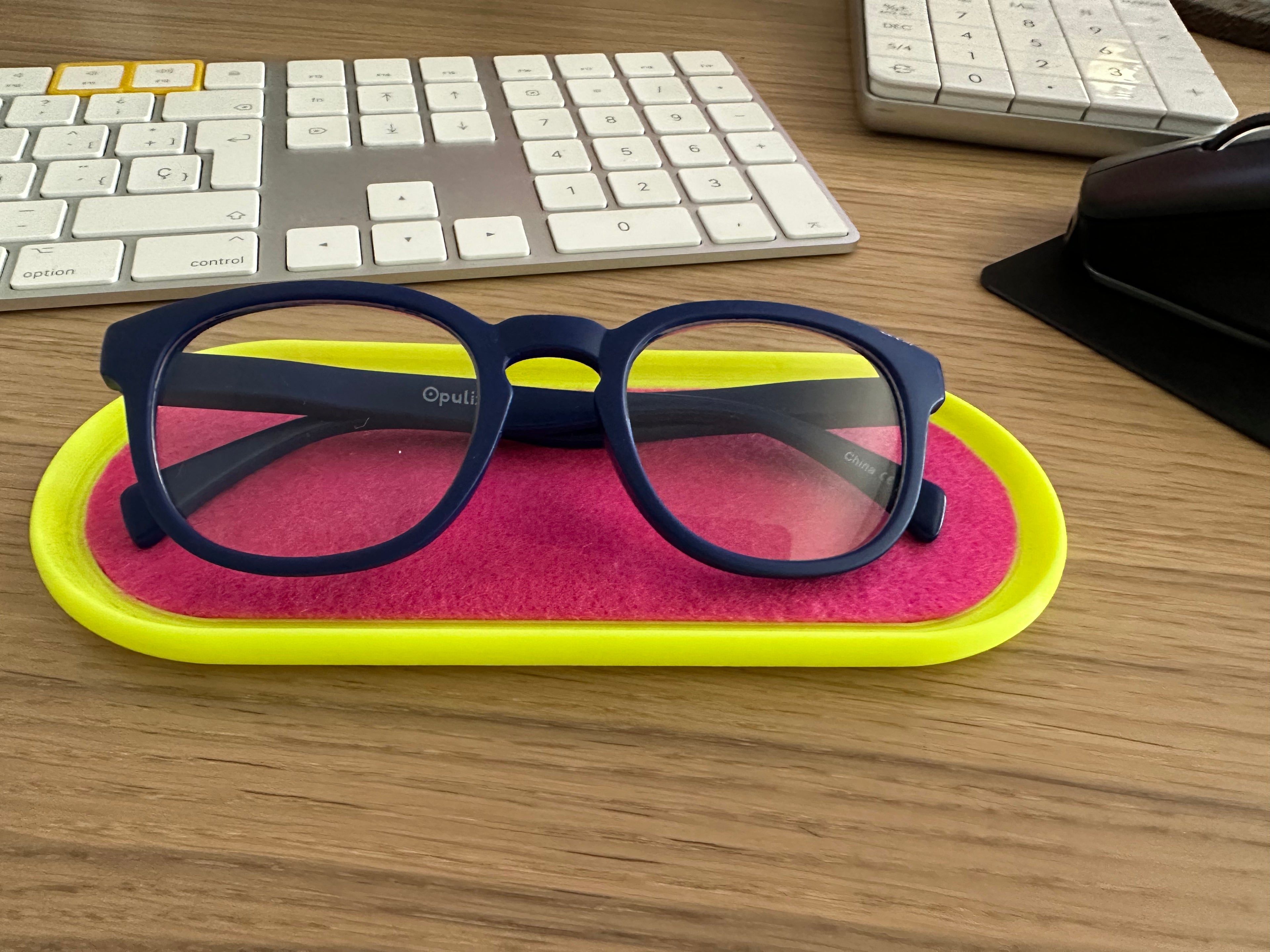 glasses holder