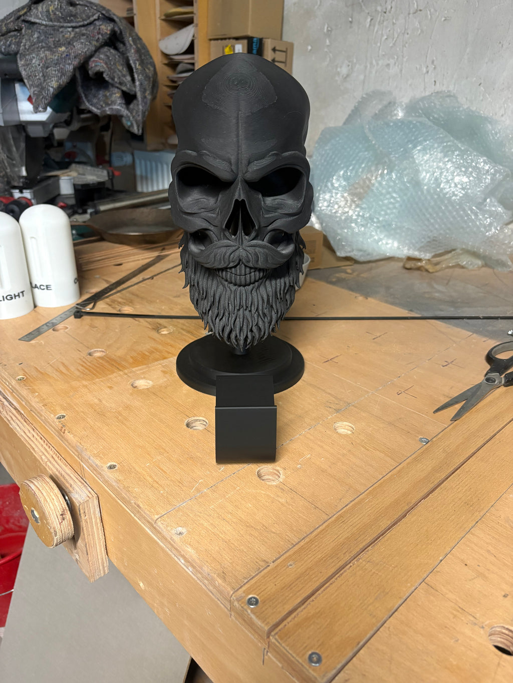 Headset-Controller Stand Skull